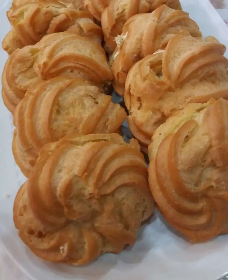 trini chicken puff