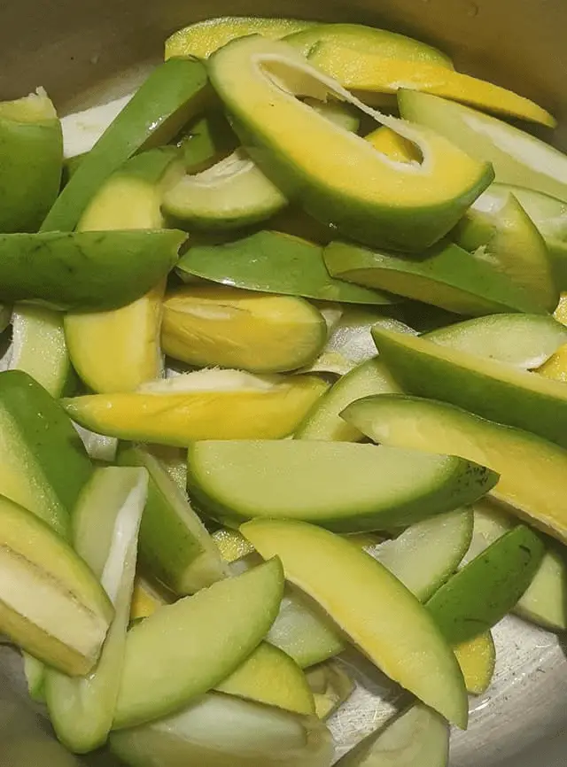 Red Mangoes